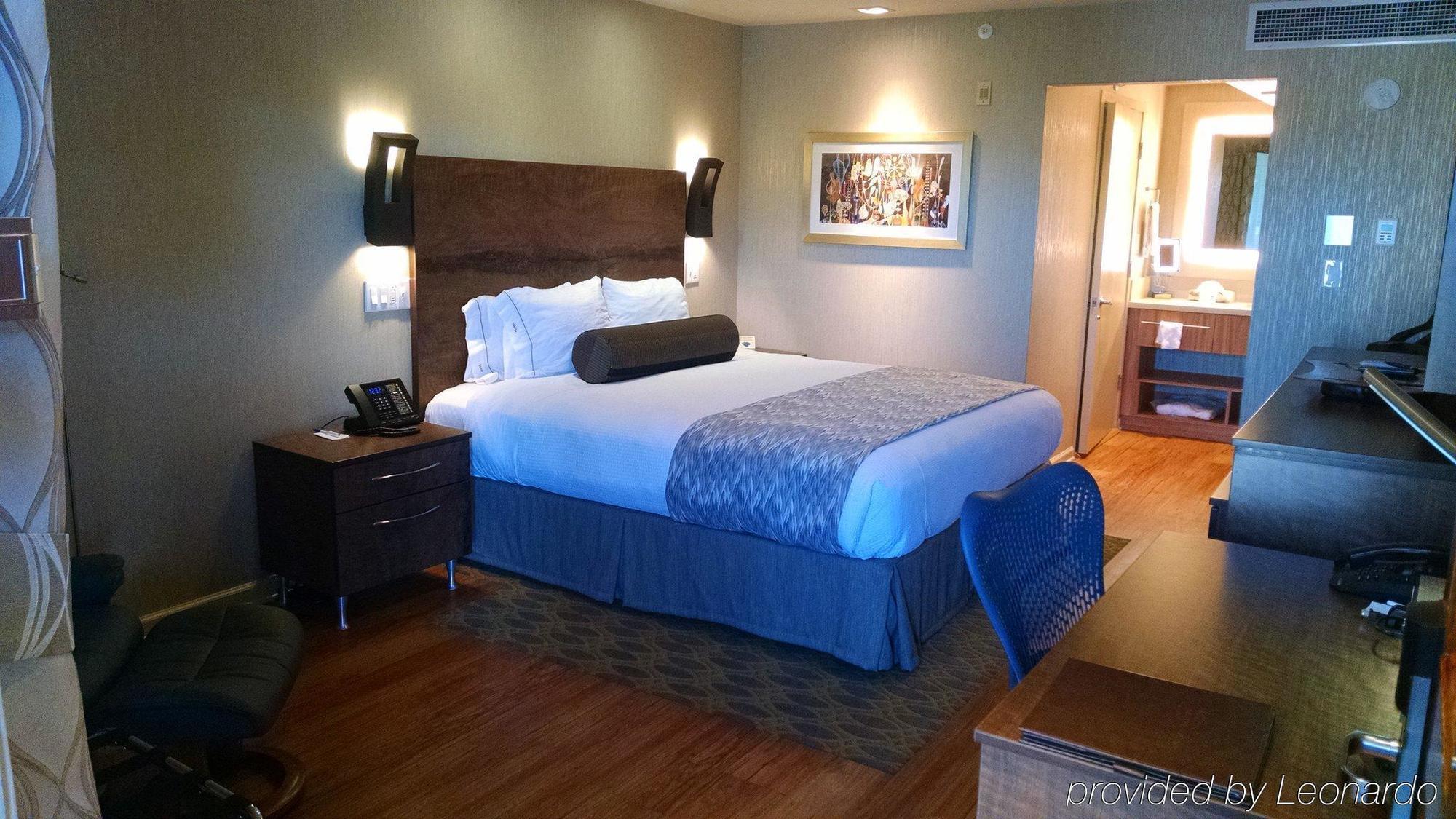 Hotel Strata Mountain View Extérieur photo