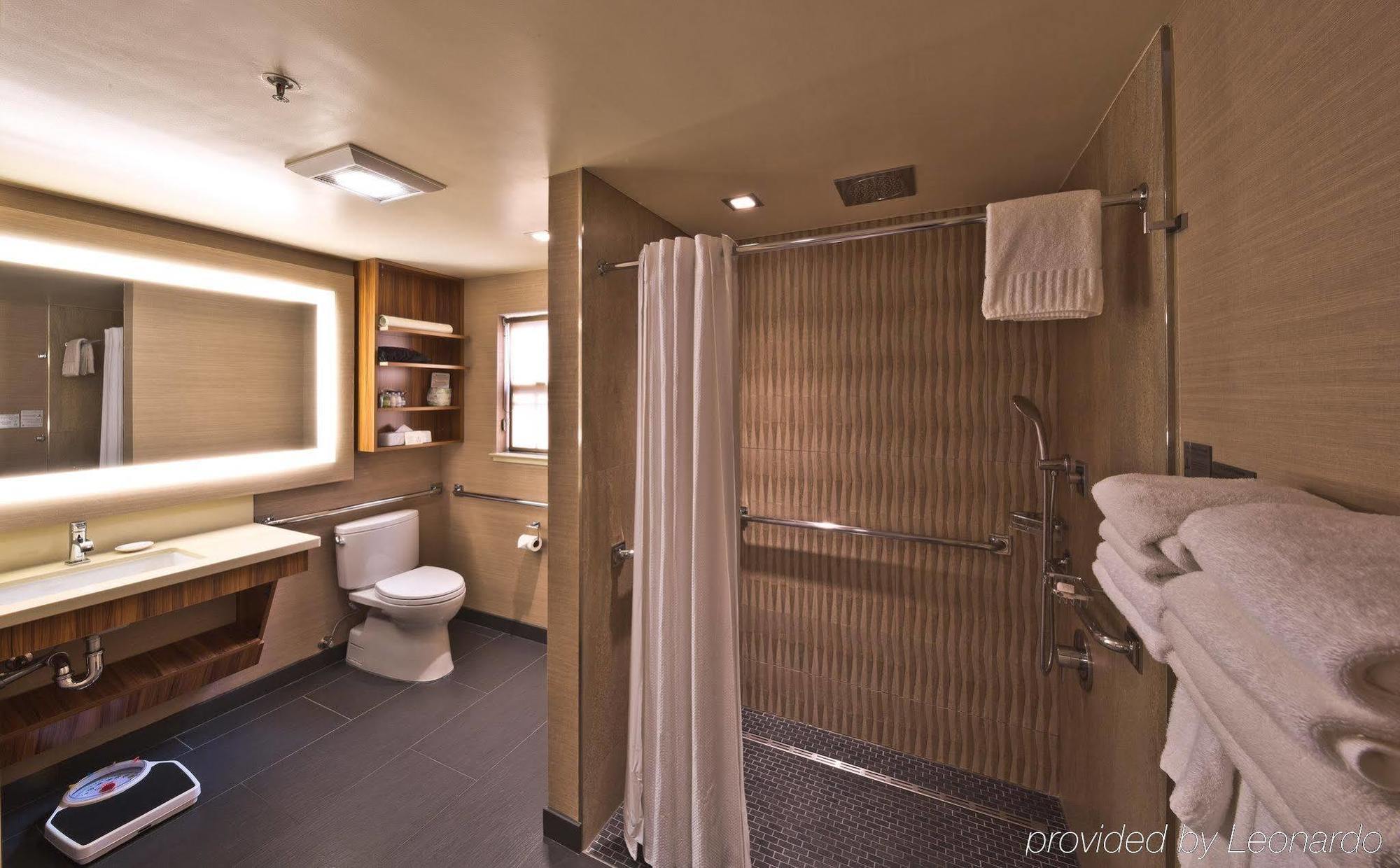 Hotel Strata Mountain View Extérieur photo