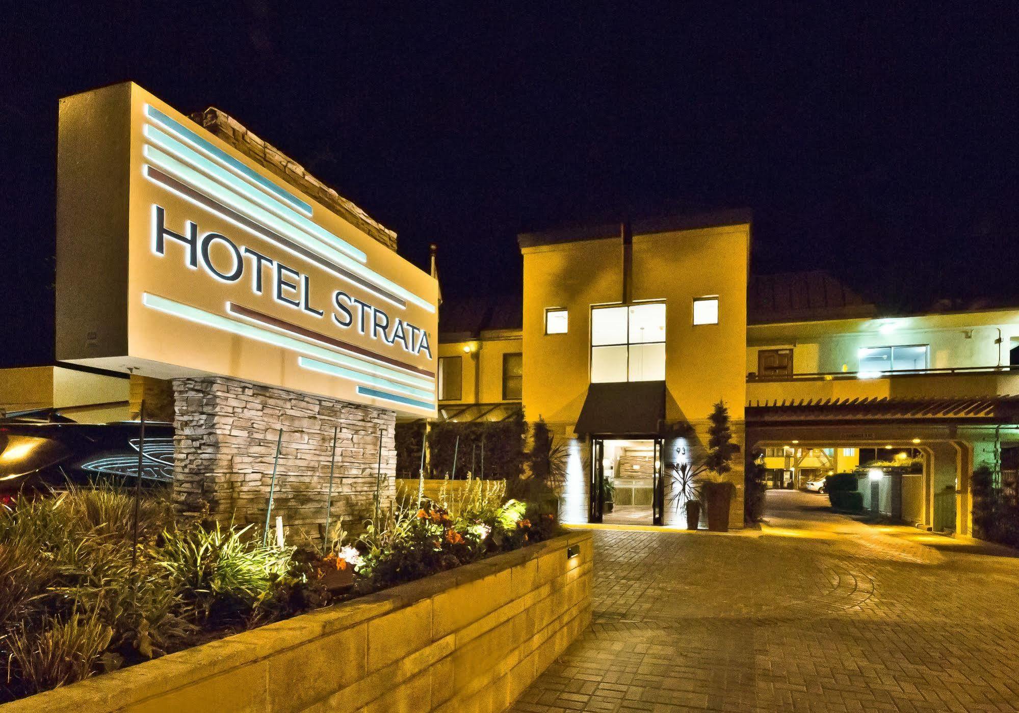 Hotel Strata Mountain View Extérieur photo