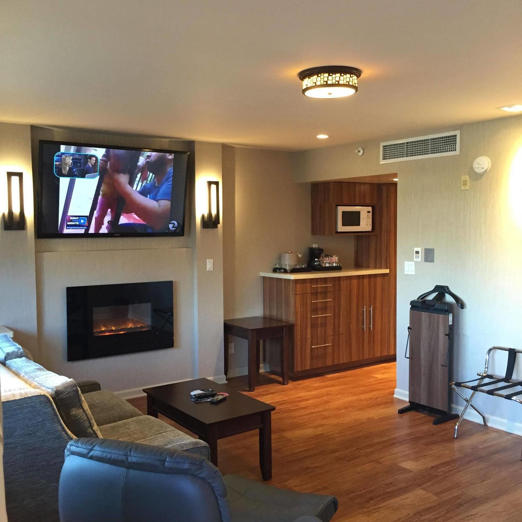 Hotel Strata Mountain View Extérieur photo